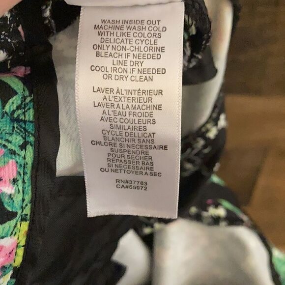 Laundry Capris Woman’s Size 8 - Picture 8 of 9